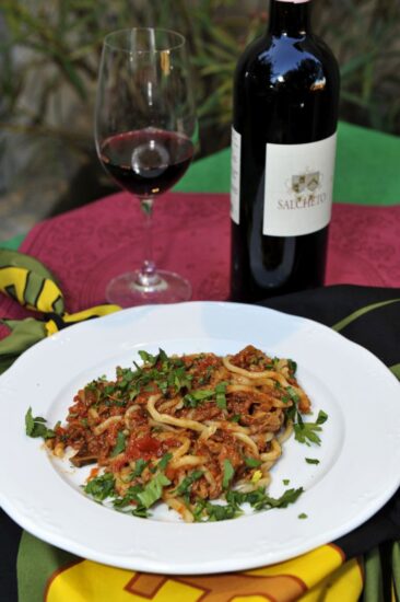 “A tavola con il Nobile” nelle Contrade del “Bravìo delle Botti” a Montepulciano