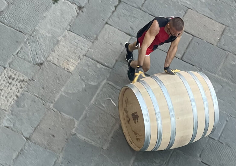 Montepulciano, il vino ed il “Bravìo delle Botti”