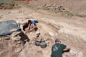 In San Gimignano, in the Vernaccia area, a Roman cellar dating back over 1,800 years has been discovered