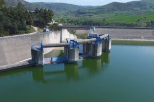 In Puglia chiude la Diga di Occhito, in Sicilia non piove più: la siccità strema l’agricoltura