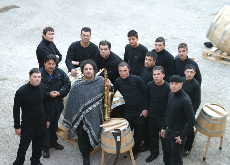 Enzo Avitabile e I Bottari in concerto a “Riflessi di Stelle” a Cantina di Venosa nel Vulture 