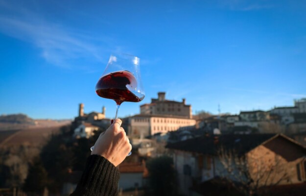 Il “Barolo del futuro” tra mercati, consumi, cambiamento climatico e mix vino-cibo-territori