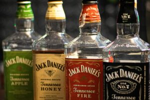 Passo indietro negli Usa sul gender: il whisky Jack Daniel’s rinuncia al suo programma di inclusione