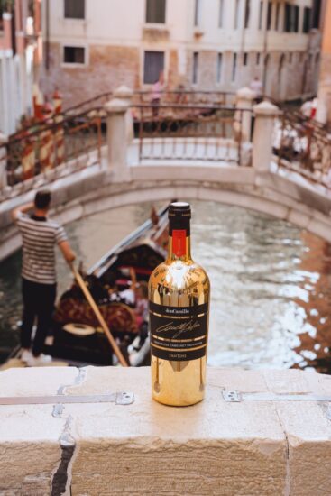 Parata di divi e vino italiano a “Venezia 81” 