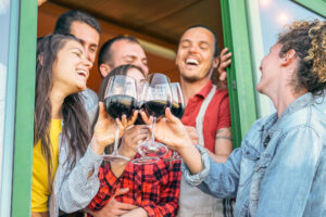 Il vino deve andare verso GenX e Millennials, e non viceversa: l’indagine Wine Glass Marketing