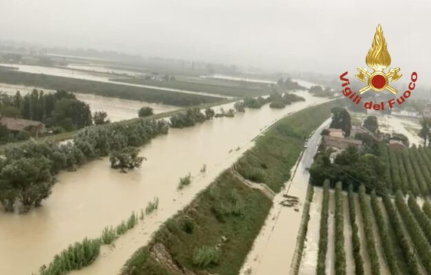 ALLUVIONE, AZIENDE AGRICOLE, Coldiretti, DANNI MALTEMPO, EMILIA ROMAGNA, FRUIT VALLEY, FRUTTA, FRUTTETI, MARCHE, ORTOFRUTTA, PUGLIA, Non Solo Vino