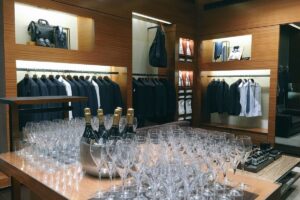 Vino & moda, simboli del made in Italy, tornano ad incontrarsi ne “La Vendemmia” a Milano