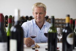 Virgin Wines investe in vigneti, dal Sudafrica all’Australia, e lancia la propria linea di vini