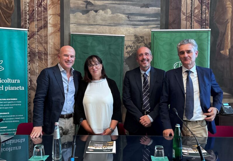 Da sinistra: Pascal Pinson (Costa d’Oro), Tiziana Sarnari (Ismea), Luca Sebastiani (Sant’Anna - Pisa), Maurizio Servili (Università di Perugia) 