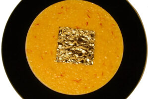 Dal riso di Marchesi all’insalata di Crippa, i 5 piatti iconici della Guida Michelin Italia