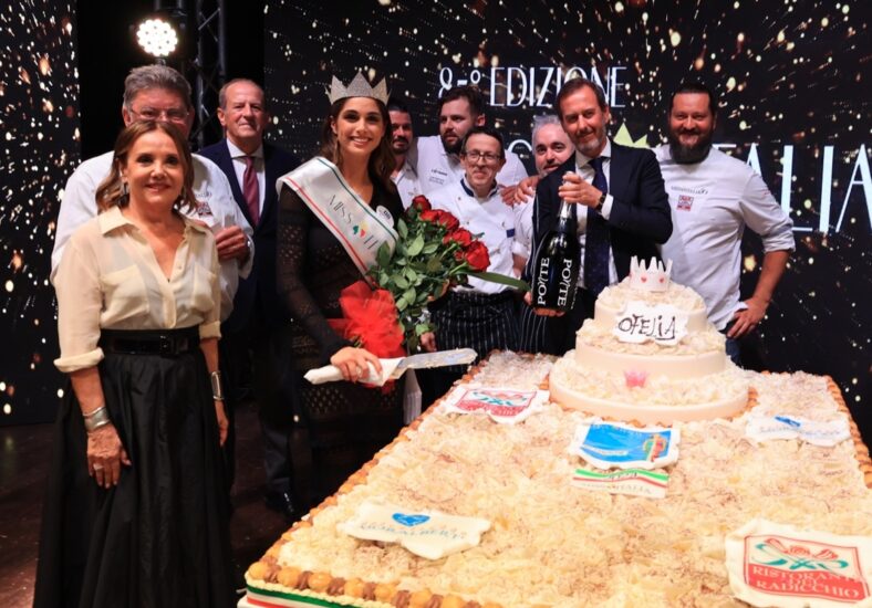 Brindisi con il Prosecco Doc ad Ofelia Passaponti, Miss Italia 2024 (ph: Ponte1948)