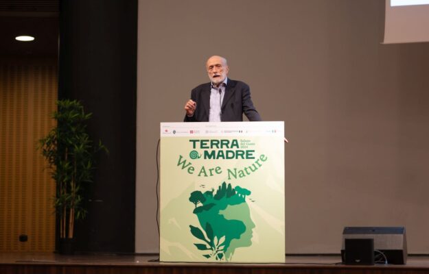 CAPORALATO, CARLO PETRINI, SLOW FOOD, VENDEMMIA, Italia