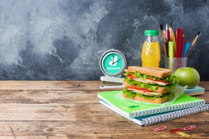 La merenda, lo spuntino che evoca ricordi d’infanzia: dalla ricreazione a scuola ai cartoni animati