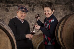 L’ex ciclista Anita Neveu che produce un Beaujolais da 100/100 per il critico James Suckling