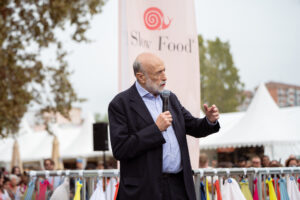 Un nuovo rapporto con cibo e natura, oltre il consumismo, per salvare la vita dell’umanità