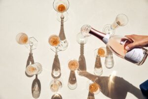 Lvmh amplia il proprio “vigneto” investendo nello spumante analcolico “French Bloom”