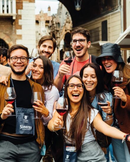 “Hostaria”, il Festival del Vino tra l’Arena e Piazza delle Erbe a Verona 