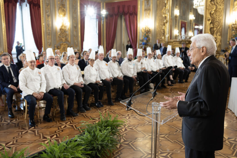 Il Presidente della Repubblica Sergio Mattarella incontra una delegazione del Club des Chefs des Chefs(foto di Francesco Ammendola - Ufficio per la Stampa e la Comunicazione della Presidenza della Repubblica)