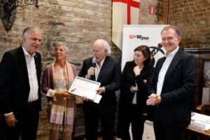 “Bere il Territorio” 2024, Antonio Ricci è “Il Maestro” per il suo impegno con Villa della Pergola