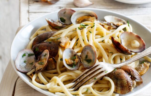 CAMBIAMENTO CLIMATICO, FEDAGRIPESCA CONFCOOPERATIVE, GRANCHIO BLU, MUCILLAGGINE, PESCA, SPAGHETTI VONGOLE, VONGOLE, Non Solo Vino