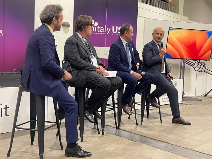 Lamberto Frescobaldi, presidente Uiv, con Matteo Lunelli (Ferrari Trento) e Alessio Planeta (Planeta)