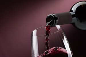 Calo vendite e cambio di consumi: le riflessioni di Nomisma sul futuro del vino (e dei produttori)