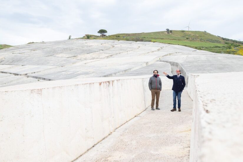 WineNews nel Cretto di Burri con Tenute Orestiadi a Gibellina