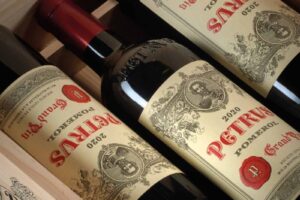 Bordeaux, torna a salire la fiducia. Ma invecchiamento e punteggi contano meno che in passato