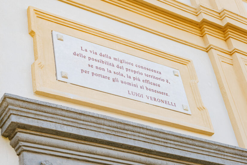 Franciacorta: il Consorzio dedica la sede al grande Luigi Veronelli