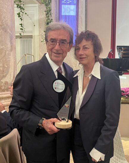 Riccardo Cotarella con Gianna Nannini, della quale cura la produzione dei vini