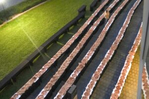 Dubai: è record mondiale per la più lunga fila di pizze, 2.059 margherite per 657 metri