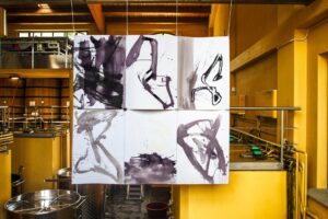 Riparbella, in Toscana, punta sull’arte urbana e coinvolge le cantine del territorio