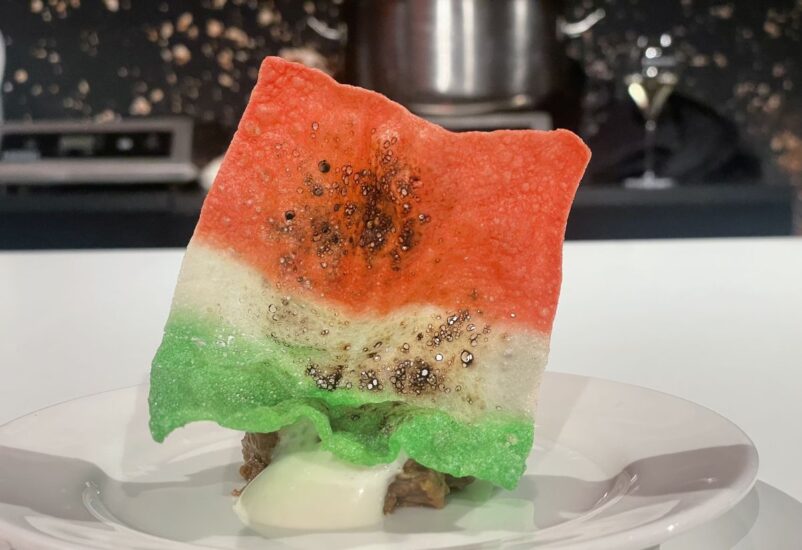 La Tagliatella scomposta (e tricolore, ndr) dello chef Massimo Bottura 