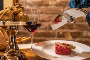 Dall’incontro tra Barolo, Etna e tartufo, ad Alba, ai fine wines alla “Monza Wine Experience”