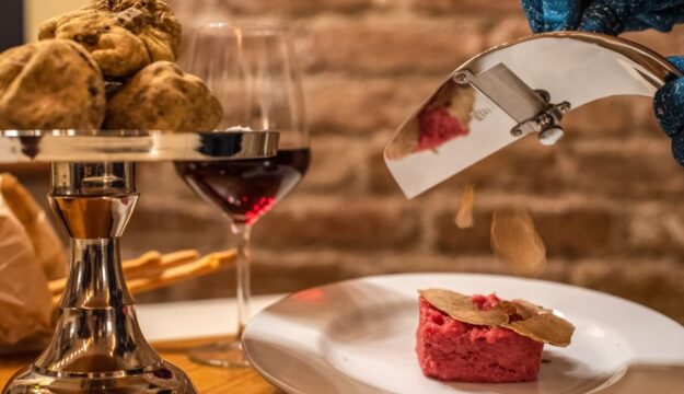 Vini ed esperienze da sogno (con tanta Italia) nell’asta dei Master of Wine & Sotheby’s