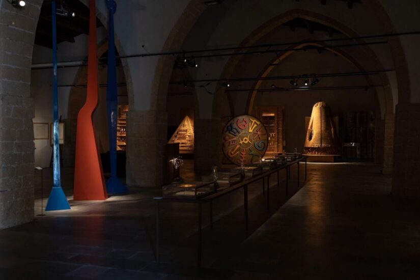 La collezione di opere d’arte esposta alle Tenute Orestiadi a Gibellina