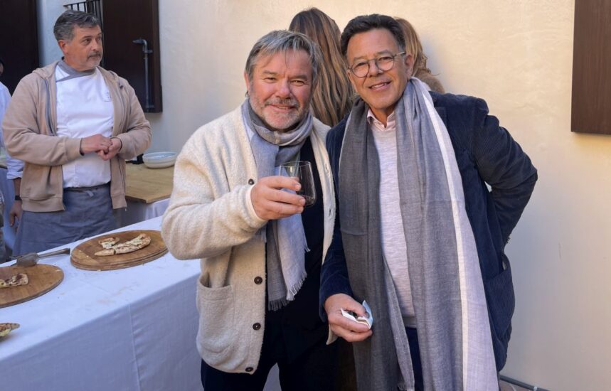 Il tristellato chef francese Michel Troisgros con Daniel Johnnes, fondatore La Paulée