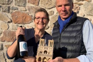 Notre-Dame, ecco il “vino della rinascita” della Cattedrale di Parigi: un bianco della Loira