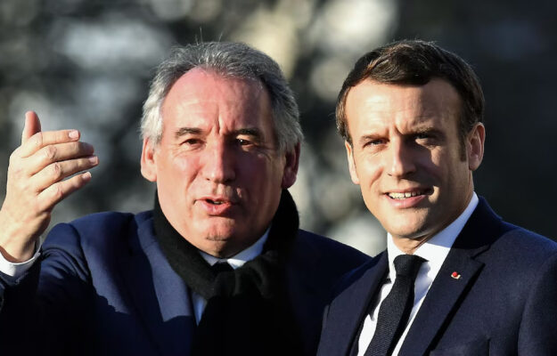 AGRICOLTURA, Bordeaux, EMMANUEL MACRON, ESTIRPAZIONE VIGNETI, FRANCIA, FRANÇOIS BAYROU, GOVERNO FRANCESE, GRUPPO ALTO LIVELLO, NUOVA AQUITANIA, PIRENEI, UNIONE EUROPEA, URSULA VON DER LEYEN, VINO FRANCESE, Mondo