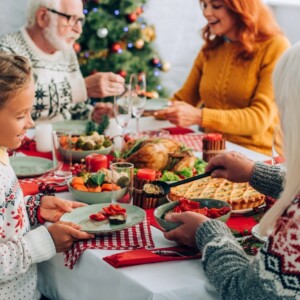 Un Natale 2025 tra tradizione e risparmio: spesa in calo per la tavola, a 3,3 miliardi di euro