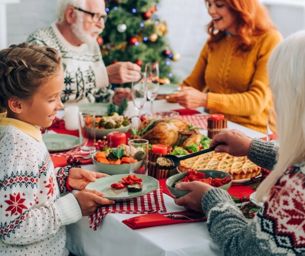 Un Natale 2025 tra tradizione e risparmio: spesa in calo per la tavola, a 3,3 miliardi di euro