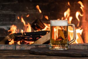 La birra si destagionalizza e cresce anche nelle festività: tra relax, brindisi, e food pairing