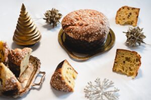 Pandoro vs panettone, nella sfida di Natale vincono i golosi: in Italia il 40,6% dei consumi europei