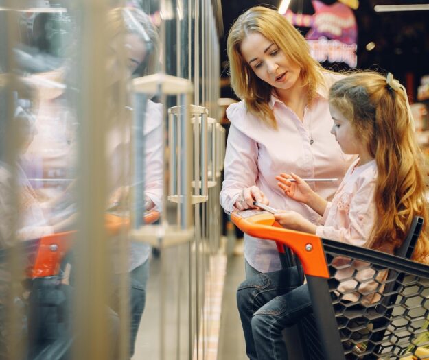 Un aiuto per chi è in difficoltà a fare la spesa: da oggi ritorna la carta “Dedicata a te”