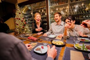Dicembre, il mese delle cene di gruppo: per TheFork sono già in crescita del 20% sul 2023