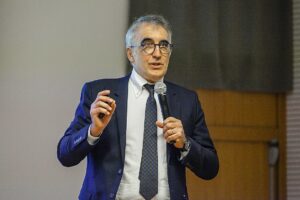 “Vino e sostenibilità? Grandi aziende più avanti, ma il settore capisca che non c’è alternativa”