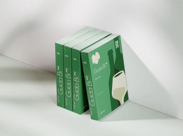 La Stazione Marittima di Zaza Hadid a Salerno ospita “Un Mare di Foglie” della Guida Bio 2025