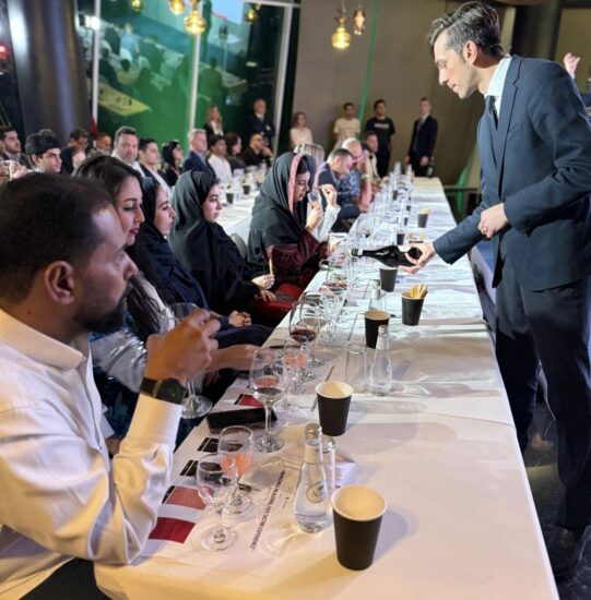 La masterclass “Italian Grapes Reimagined: An Alcohol-Free Tasting Experience” by Veronafiere e Italian Trade Agency (Ita) con immagini WineNews
