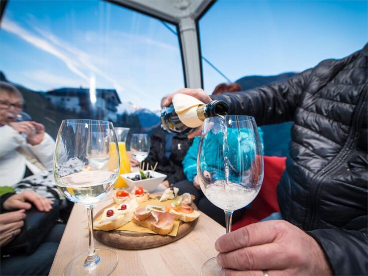 “Aperitivo in cabina” a Campo Tures, in Valle Aurina, nel viaggio sulla cabinovia 
