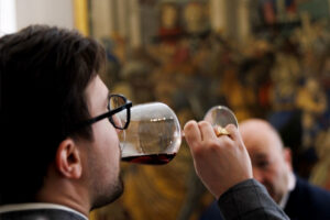 “Wine & Siena”, la degustazione in un “museo d’arte diffuso”. Ma che valore culturale ha il vino?